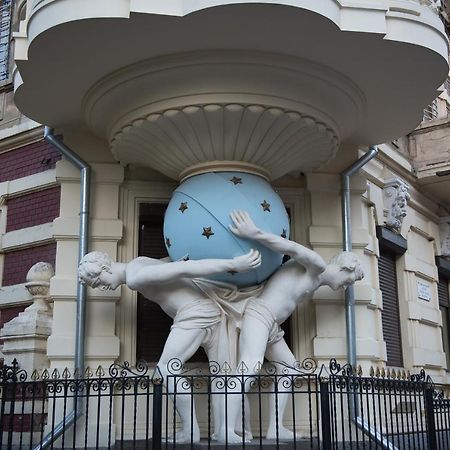 Vip Apartment na Derebasovskoi Odessa Buitenkant foto